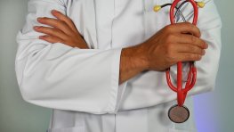 Delayed menopause diagnosis is leaving women suffering | Newson Health