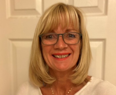 Dr Jacqueline Boden