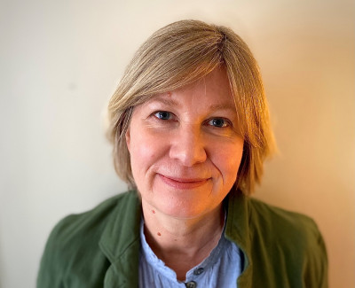 Dr Carolyn Hall